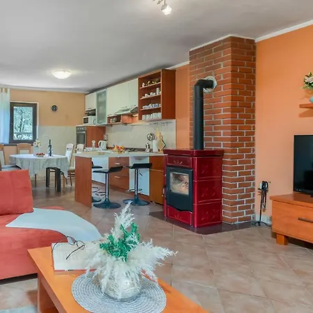3 Bedroom Gorgeous In Holiday home Blazevci