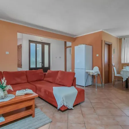 3 Bedroom Gorgeous In Holiday home