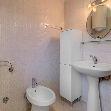 3 Bedroom Gorgeous In Holiday home Blazevci